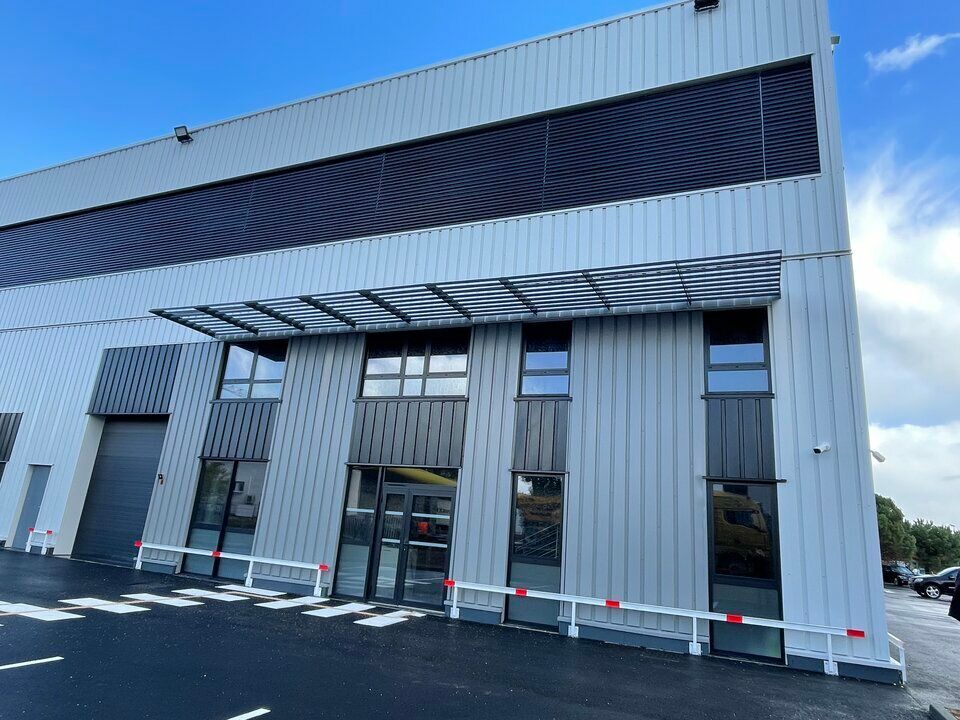Location local d''activites 473 m² non divisibles