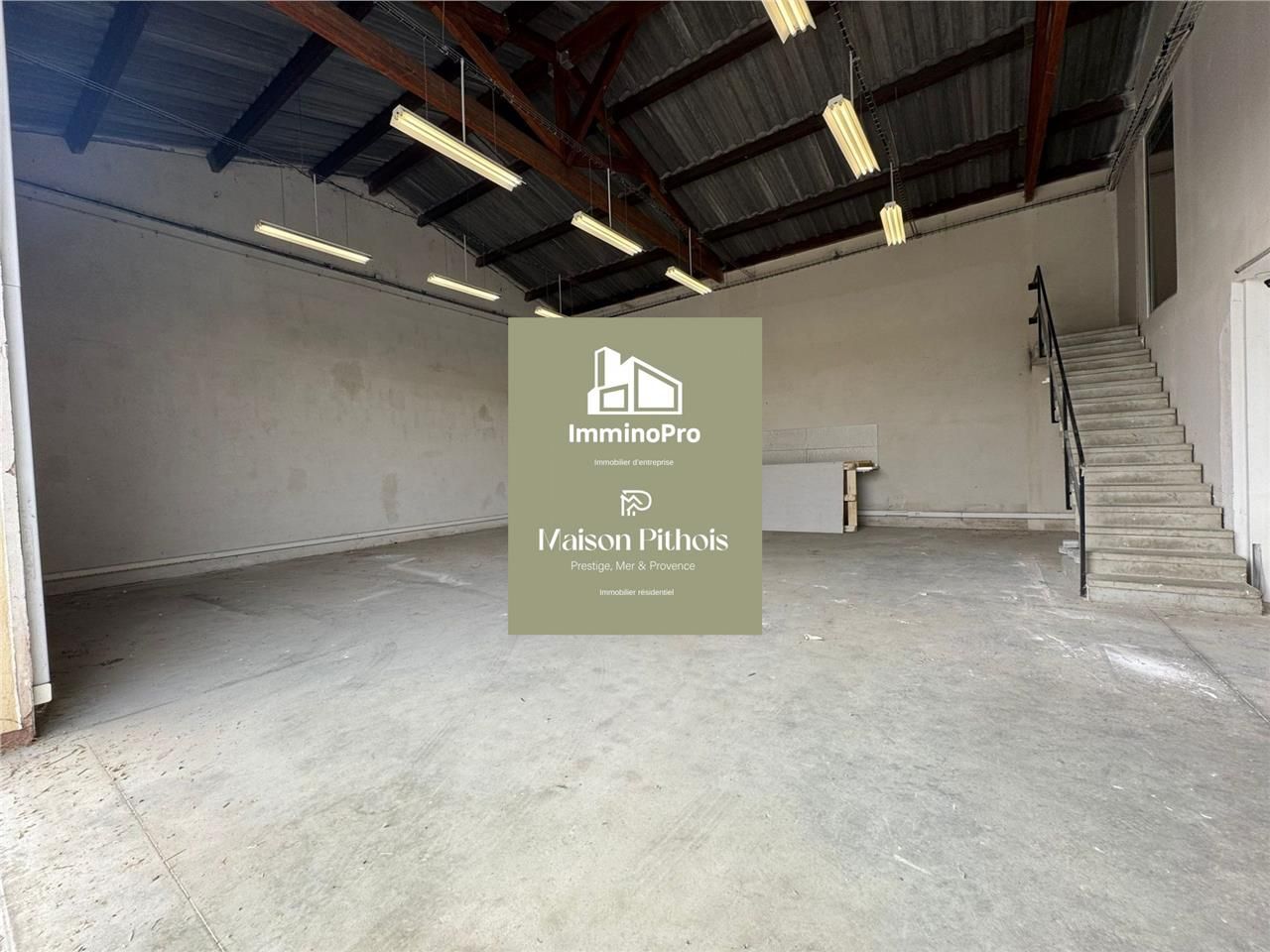 Location local 200 m² à Aubagne