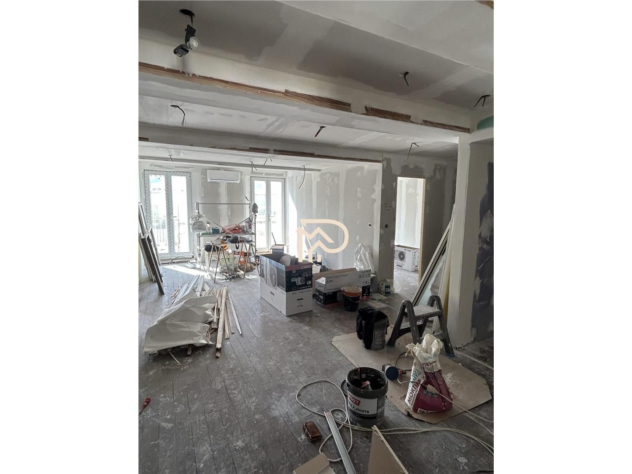 Location local 95 m² à Toulon