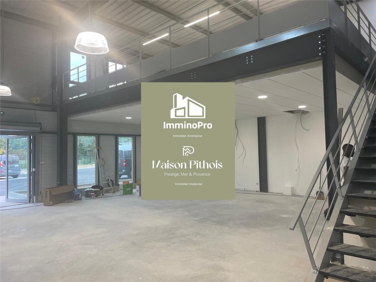 Location local d''activités 181 m² à Saint-Estève-Janson