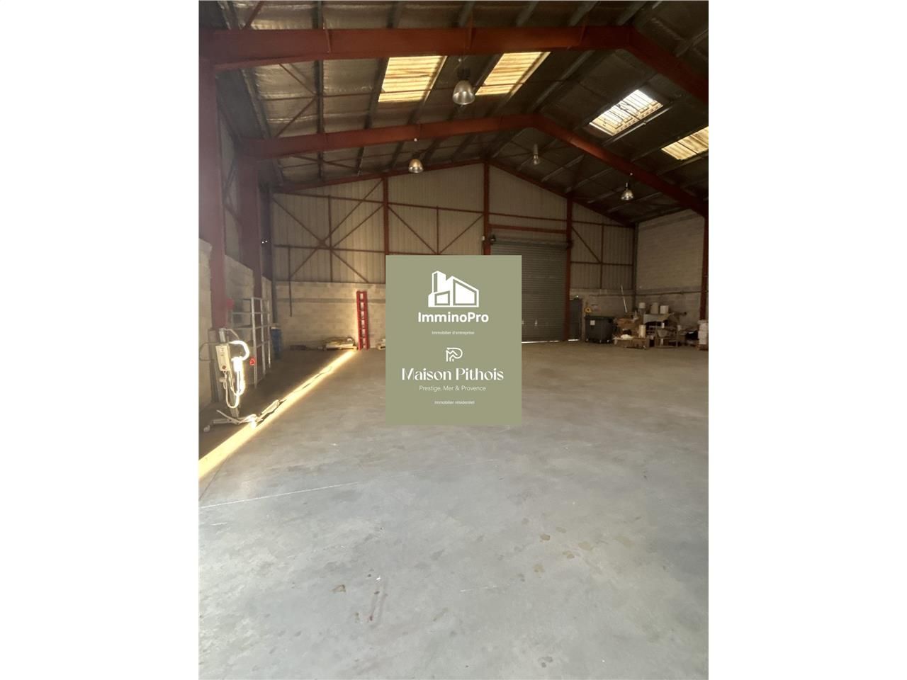 Location local d''activités 487 m² à Aubagne