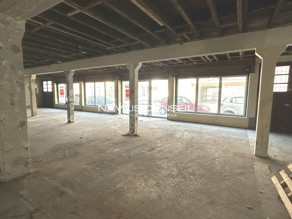 Local commercial à vendre - 250 m²