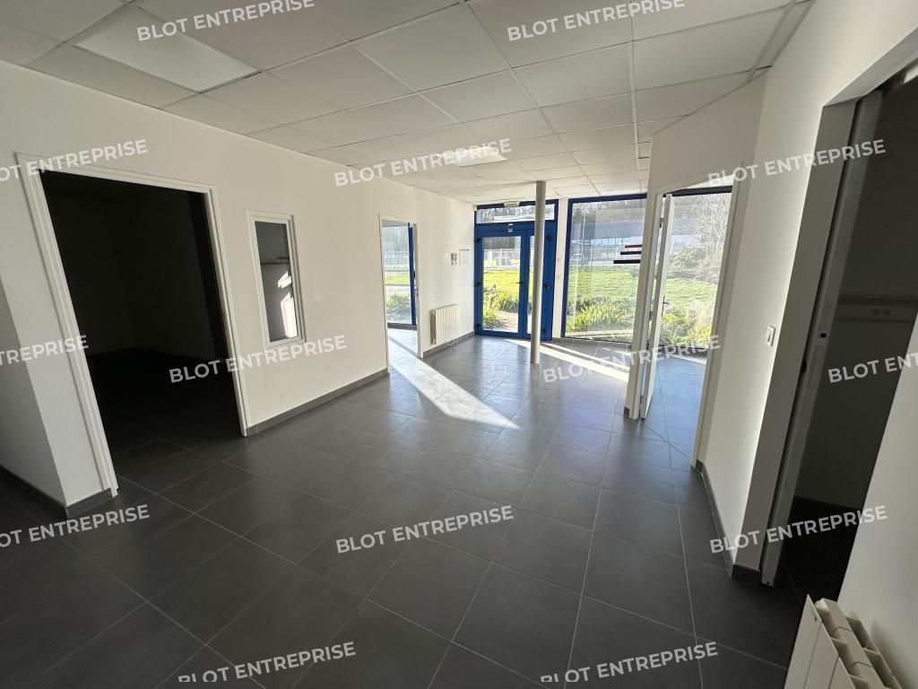 Location entrepôts 500 m² non divisibles