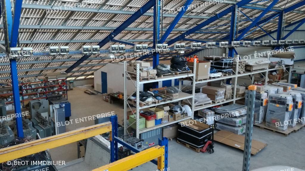 Location entrepôts 800 m² non divisibles