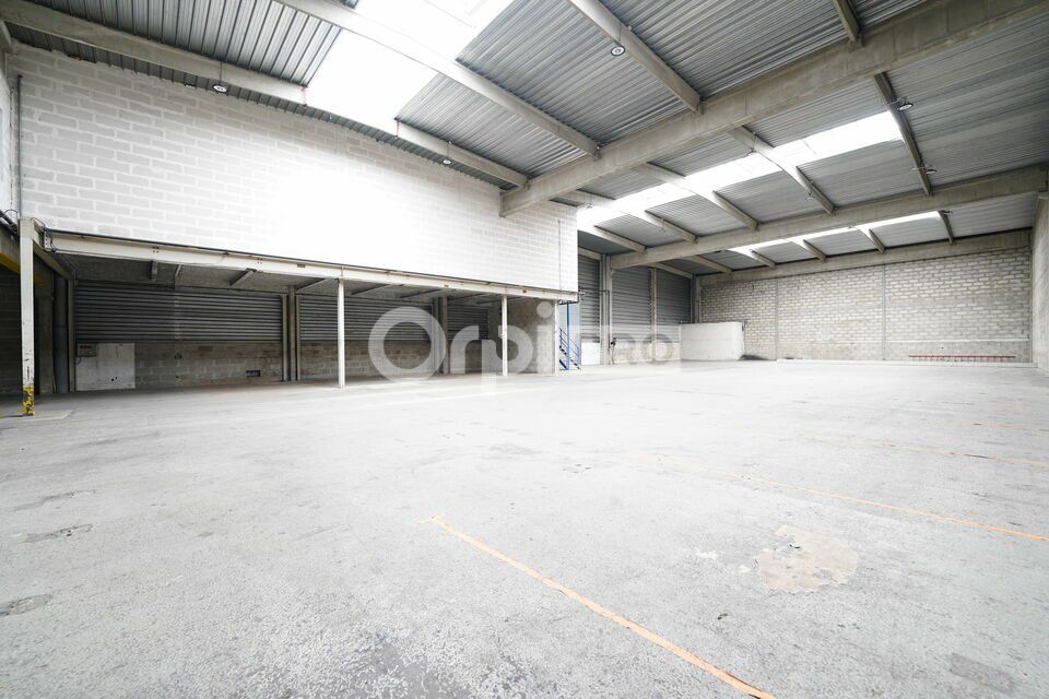 Location local d''activites 1150 m² non divisibles