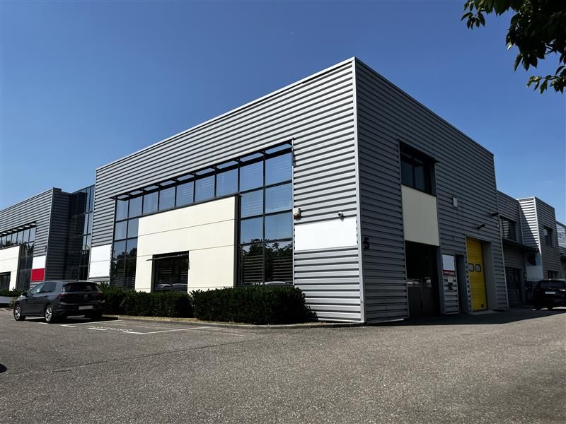 Location bureaux 67 m² divisibles à partir de 12 m²