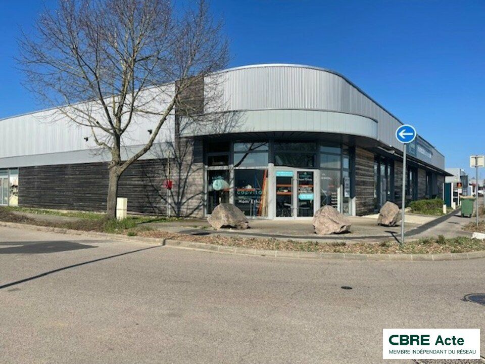 Location local commercial 389 m² non divisibles
