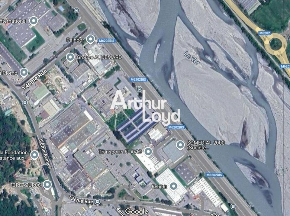 Location terrain 3100 m² non divisibles