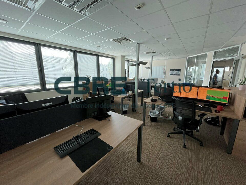 Location bureaux 145 m² non divisibles