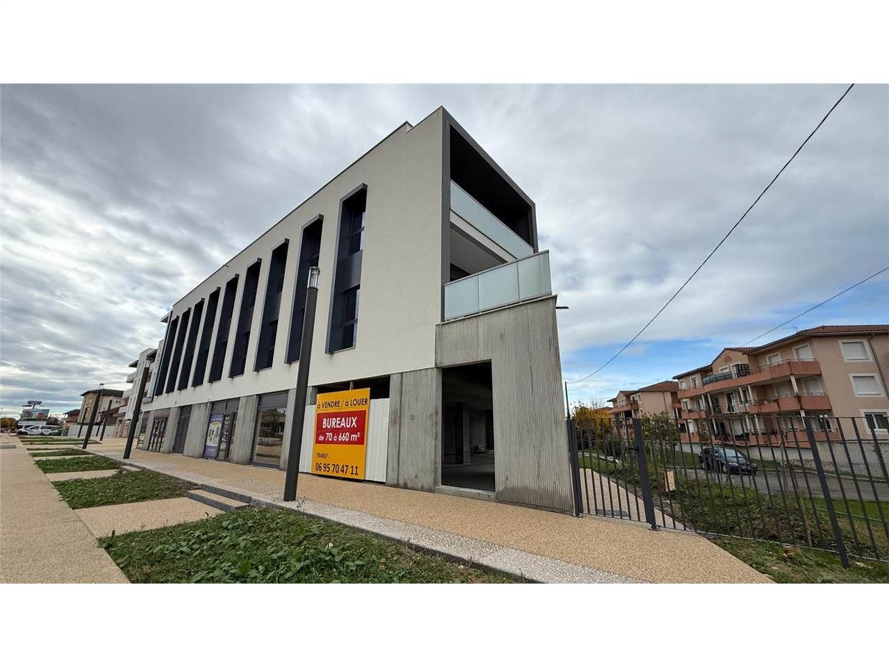 Vente commerces 128 m² non divisibles