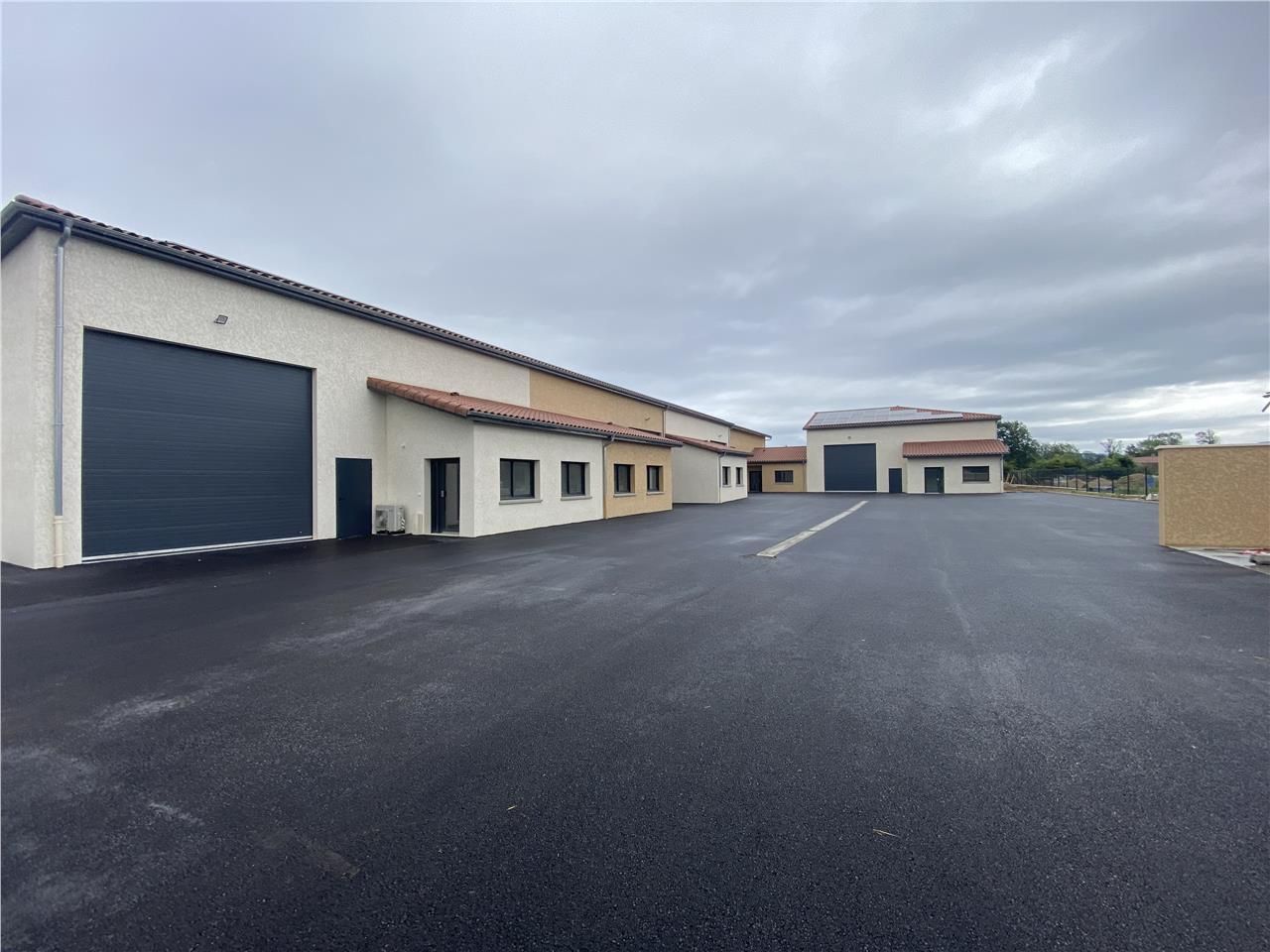 Location entrepots 354 m² non divisibles