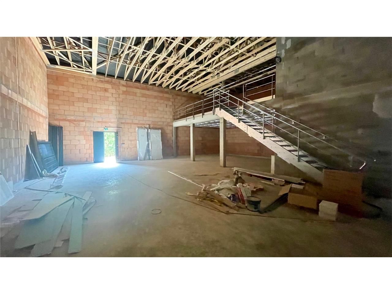 Location entrepots 354 m² non divisibles