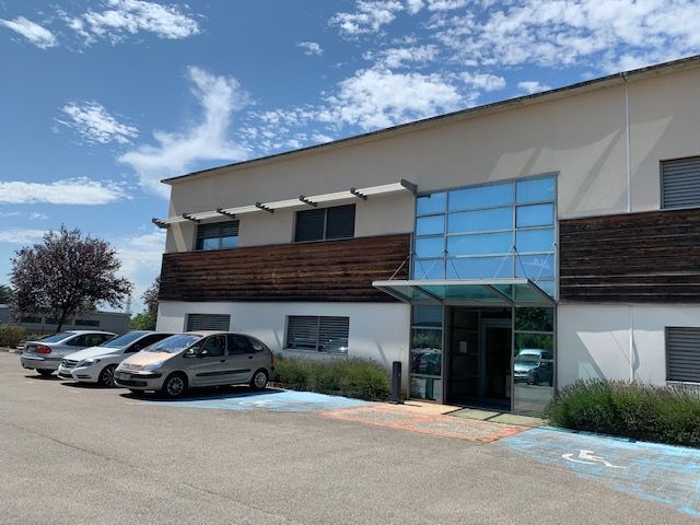 Location bureaux 244 m² non divisibles