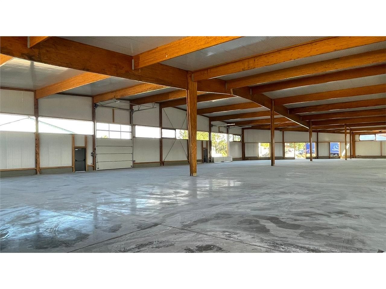 Location entrepots 687 m² divisibles à partir de 334 m²