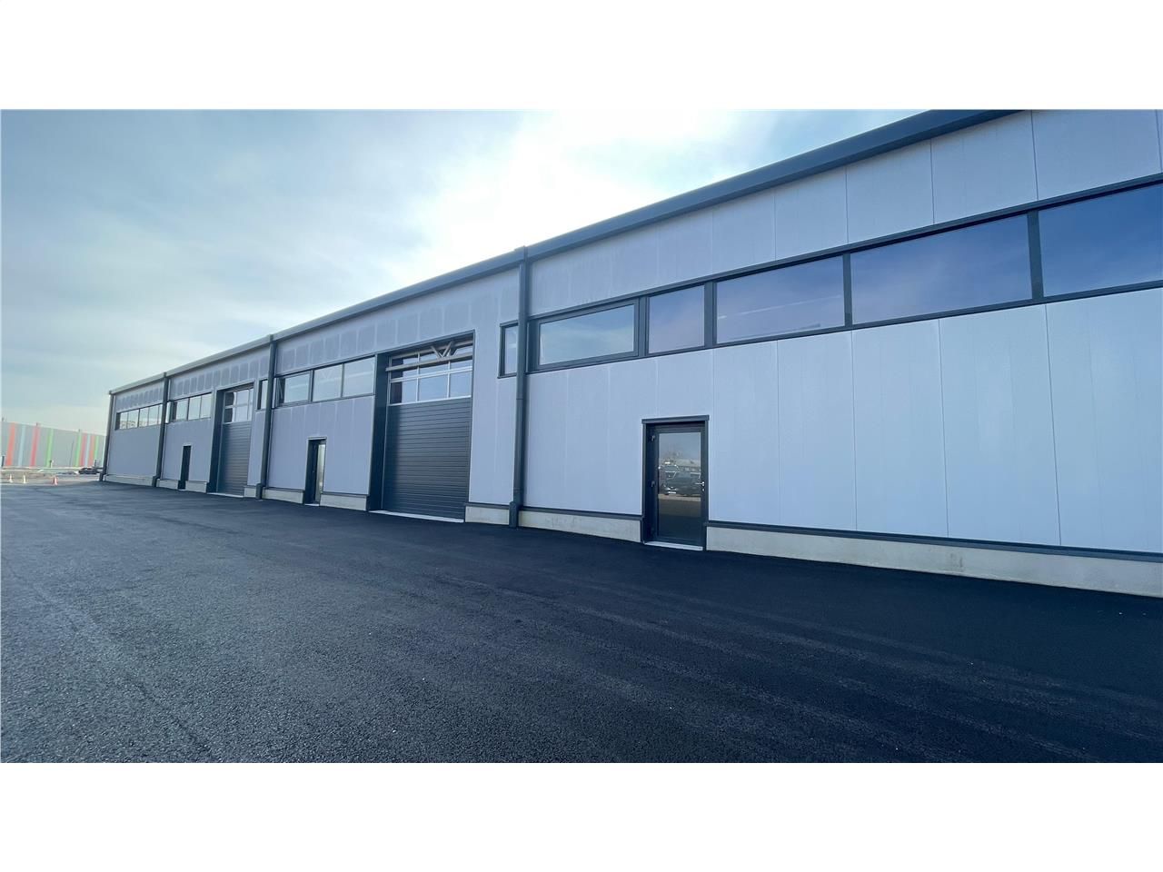 Location entrepots 687 m² divisibles à partir de 334 m²