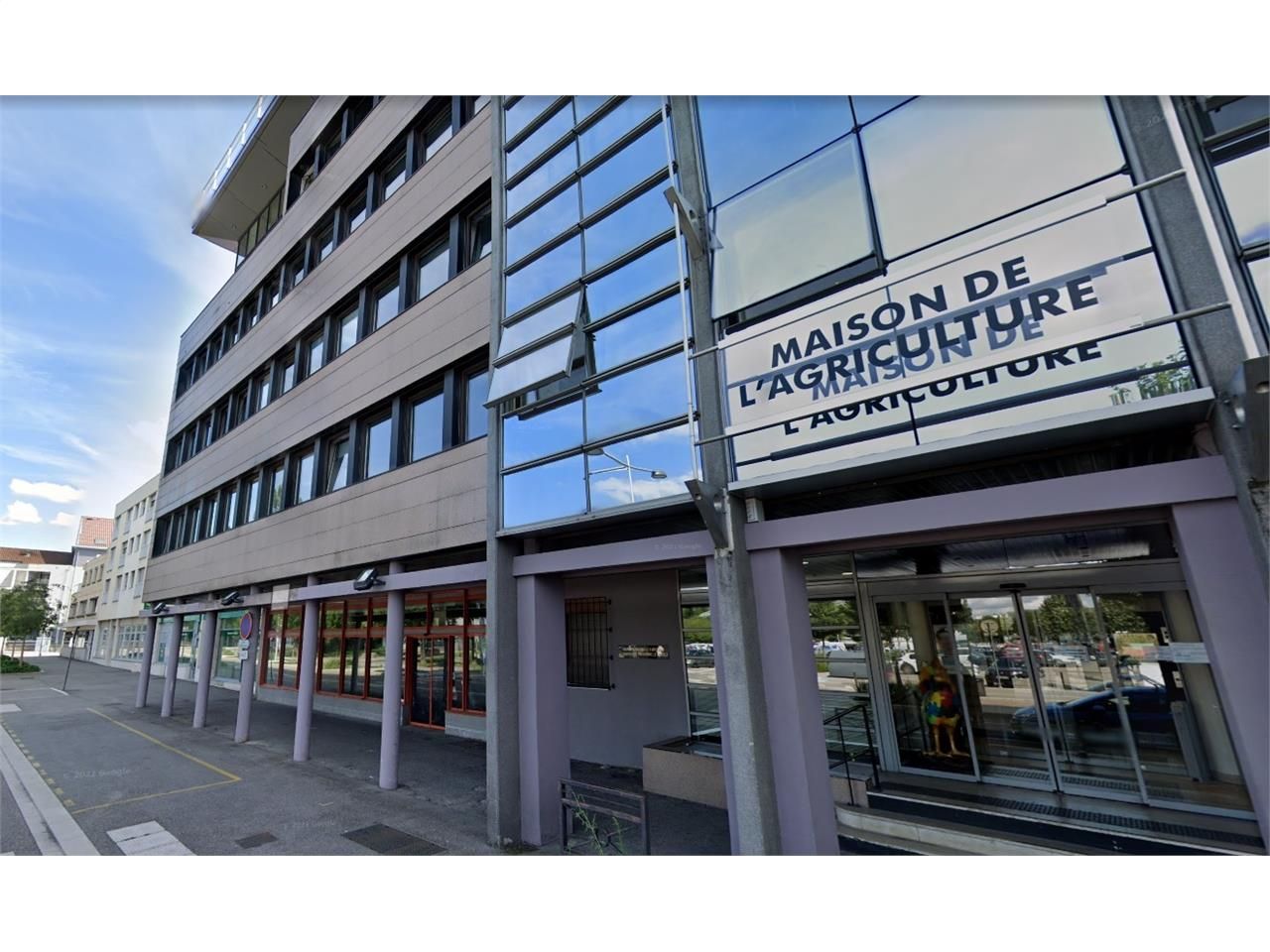 Location commerces 375 m² non divisibles