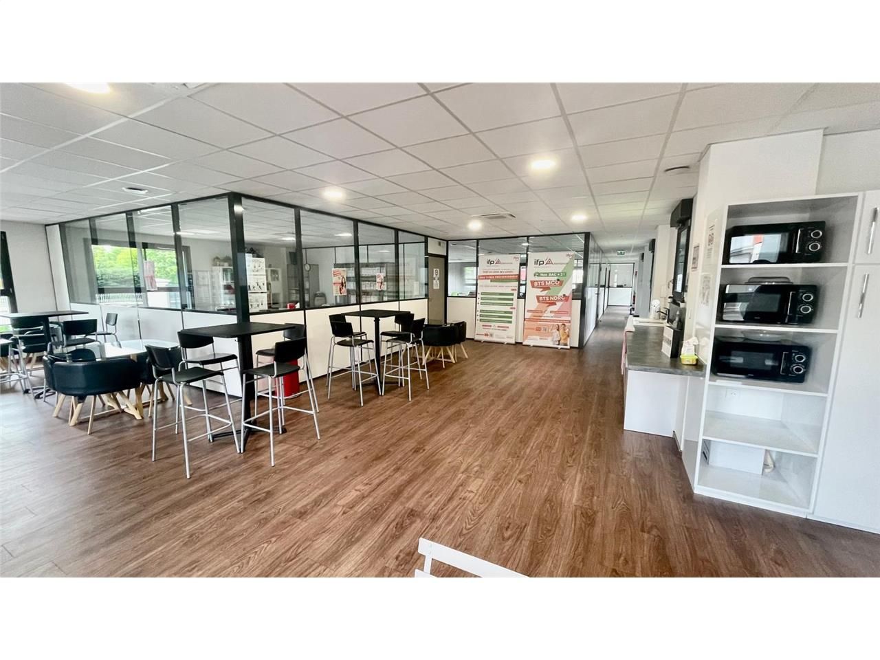 Location bureaux 650 m² non divisibles
