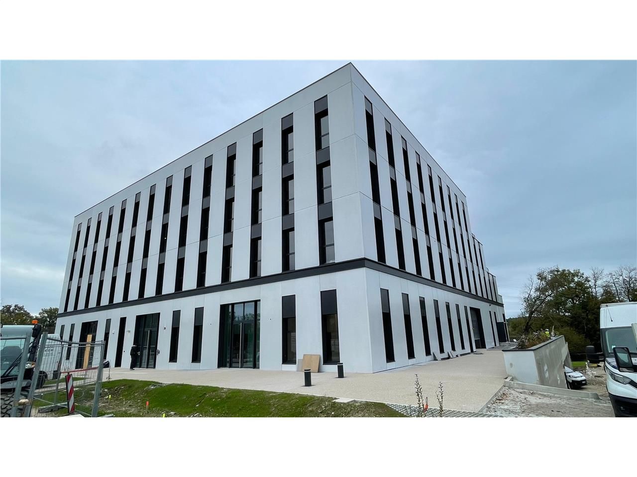 Vente bureaux 185 m² non divisibles