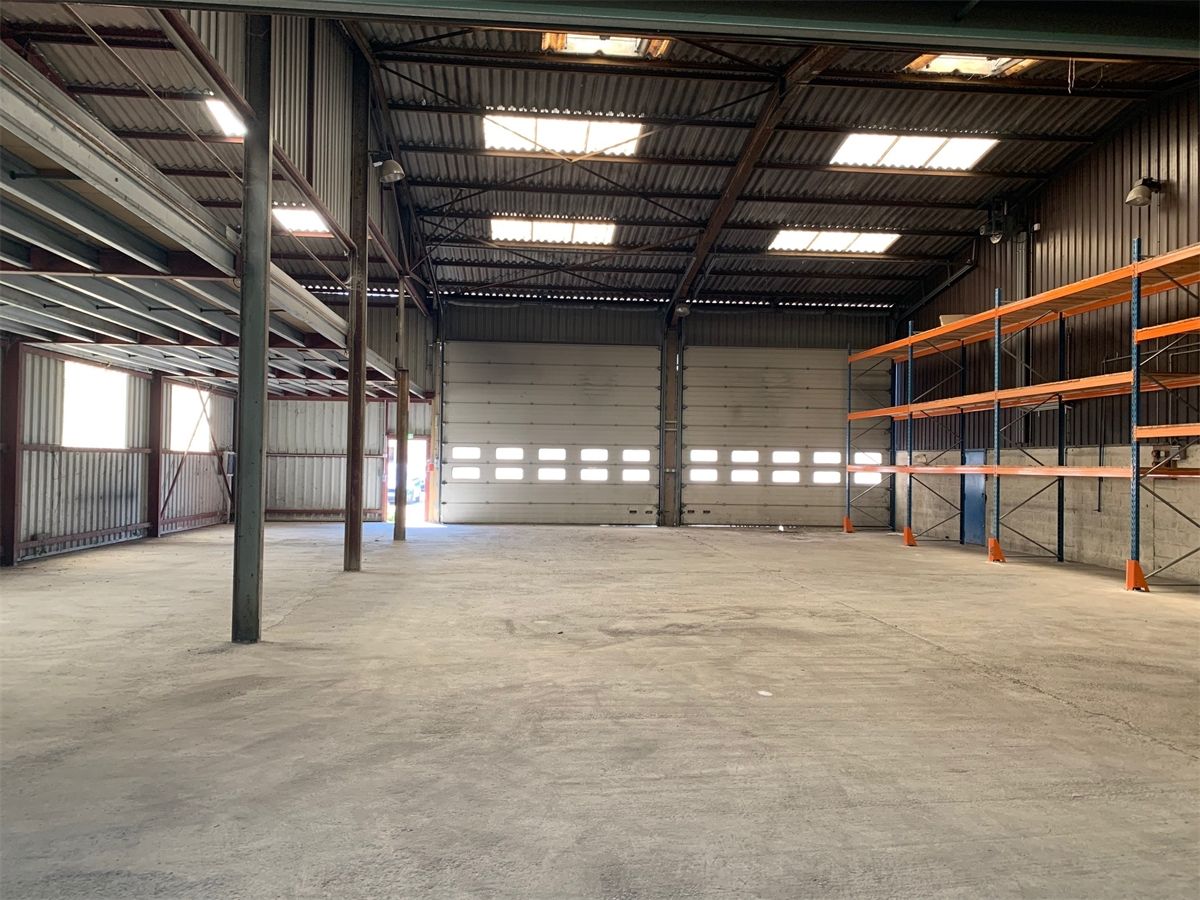 Location entrepots 433 m² non divisibles