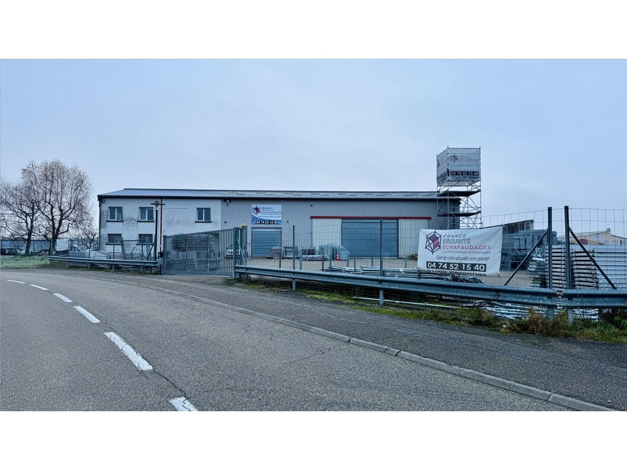 Location entrepots 595 m² non divisibles