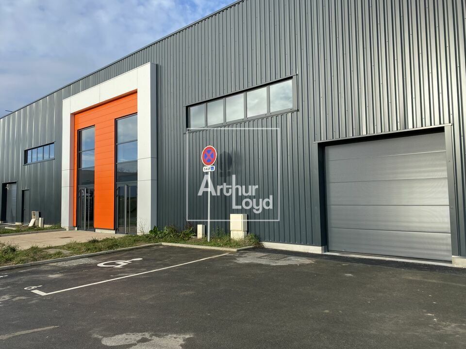 Location local d''activites 396 m² non divisibles
