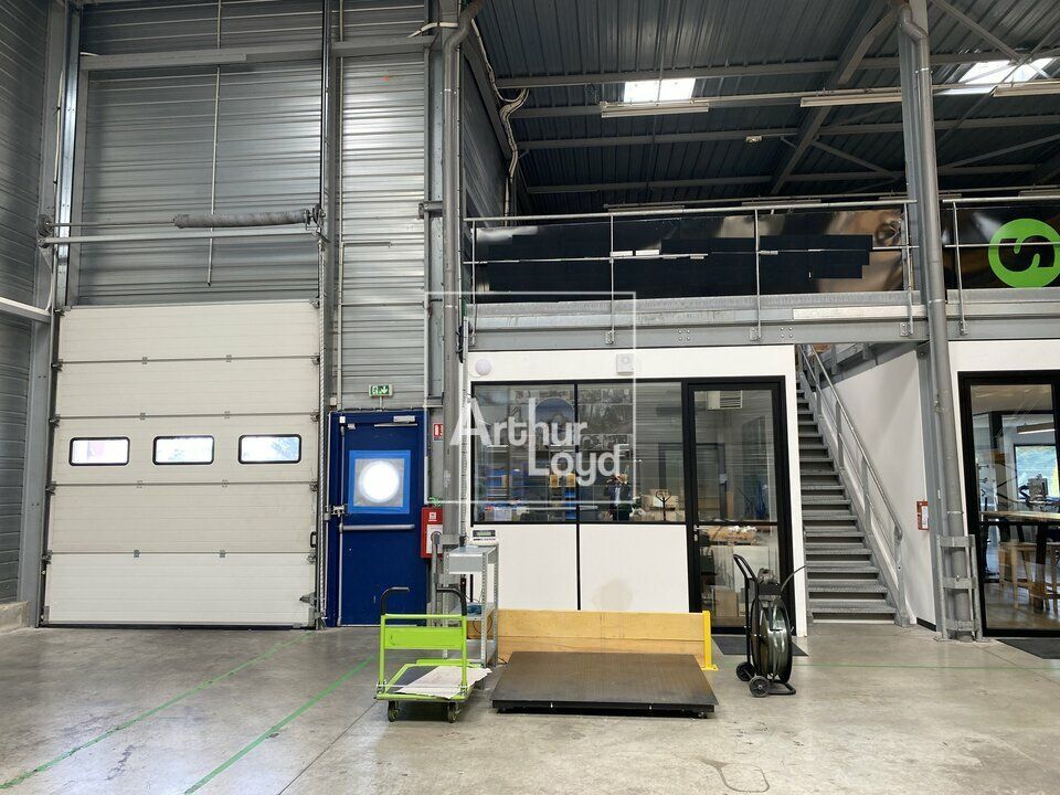 Location local d''activites 660 m² non divisibles