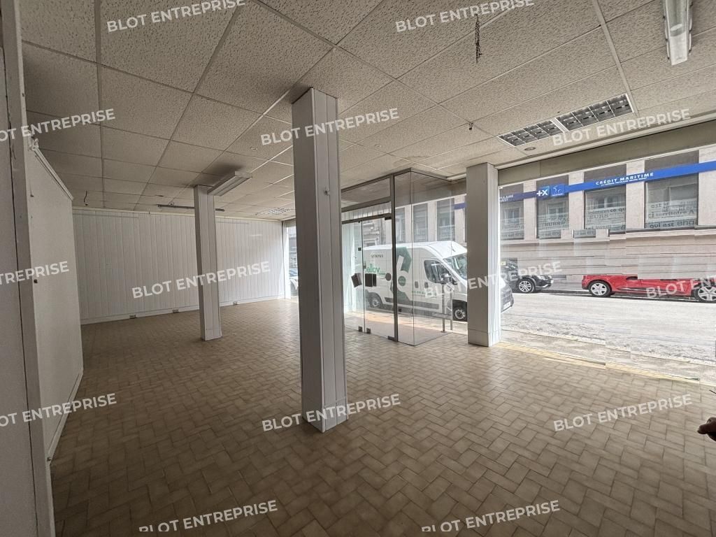 Location local commercial 97 m² non divisibles