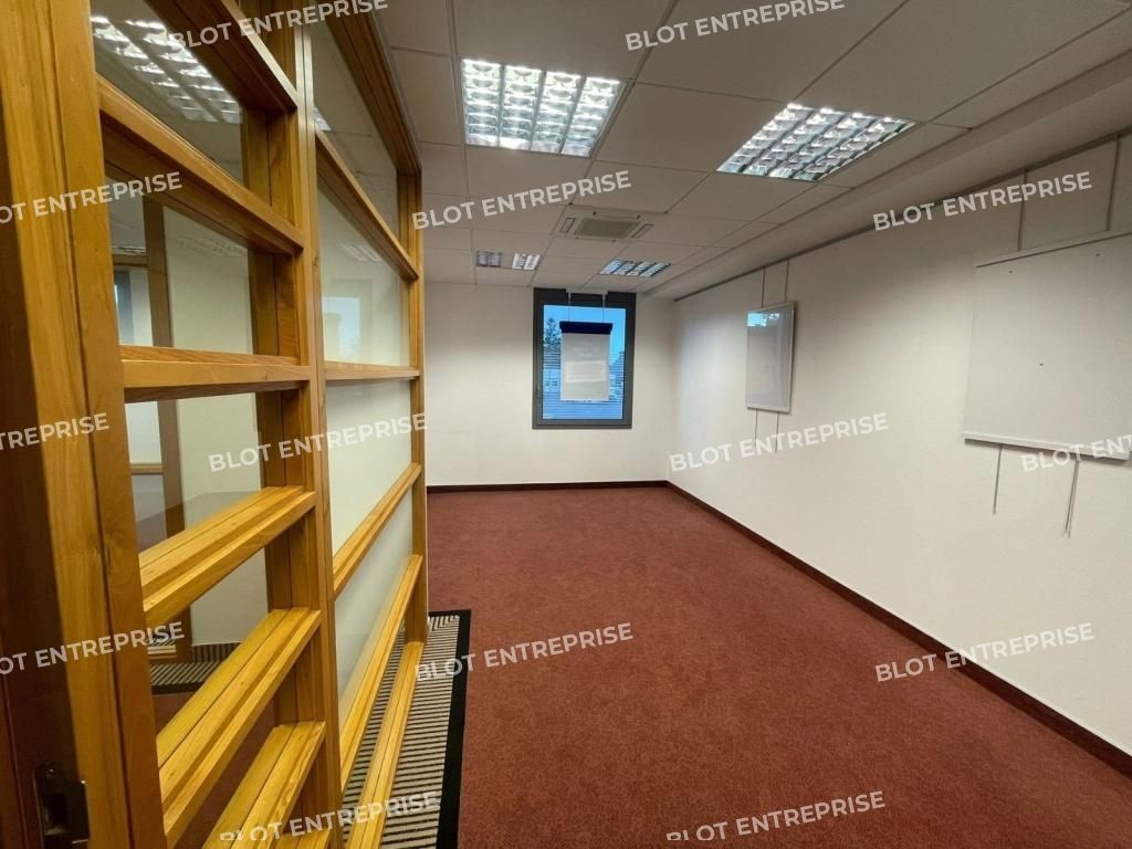 Location bureaux 70 m² non divisibles