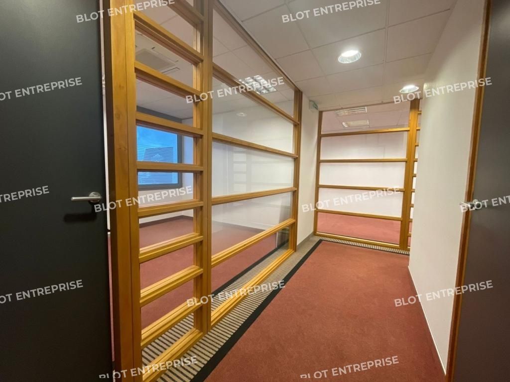 Location bureaux 70 m² non divisibles