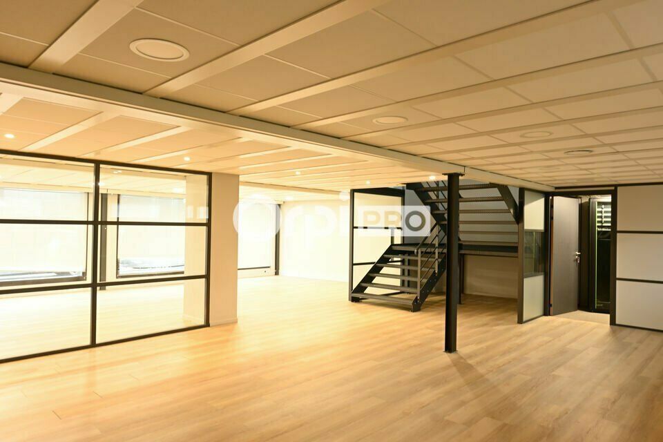 BUREAUX A LOUER - 599 m² - LYON 6