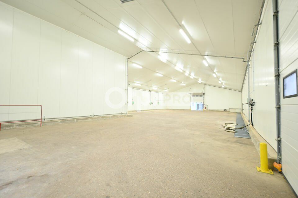 ENTREPOT A LOUER - 612 m² - L'ABERGEMENT DE CUISERY