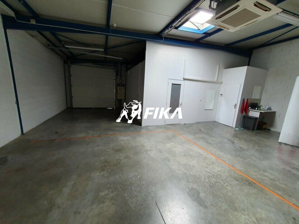 Location local d''activites 100 m² non divisibles