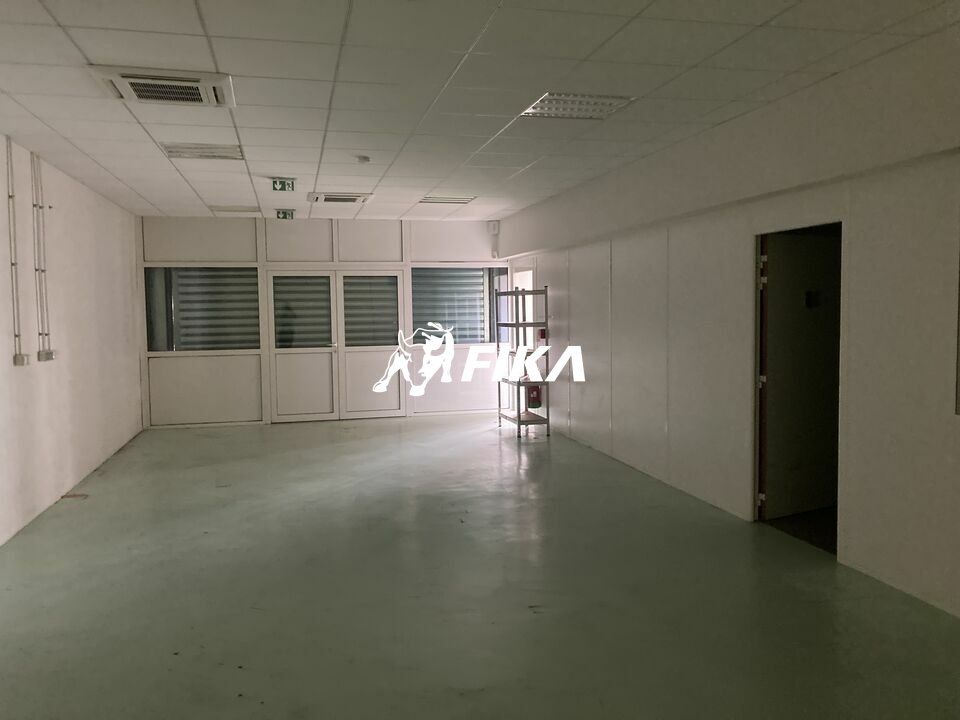 Location local d''activites 262 m² non divisibles