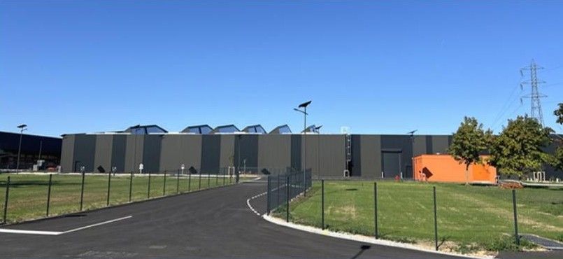 Location entrepôts 4913 m² non divisibles