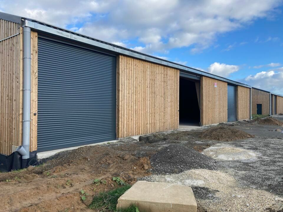 Location local d''activites 540 m² divisibles à partir de 180 m²