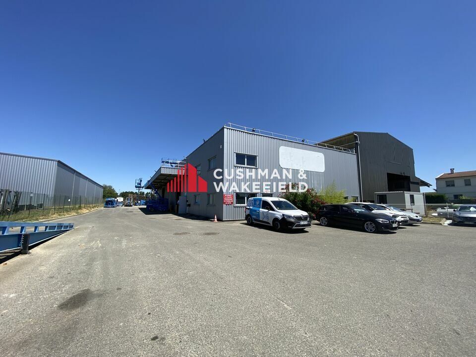 Location local d''activites 1024 m² non divisibles