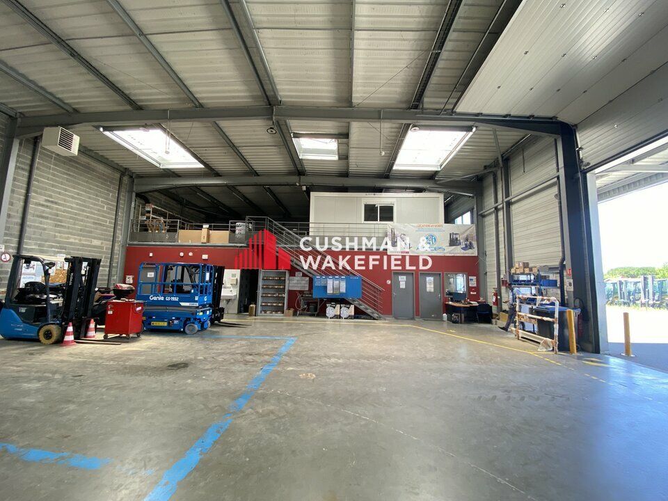 Location activité/entrepôt - 1024 m²