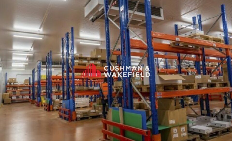 Entrepôt de classe A à 30 minutes seulement de Toulouse. 