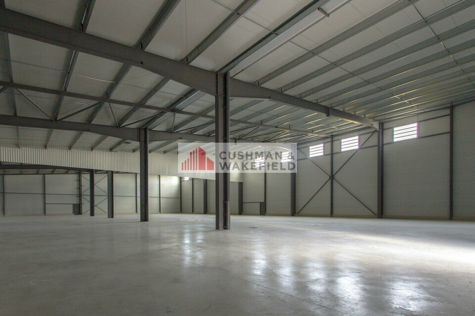 Location local d''activites 1250 m² non divisibles