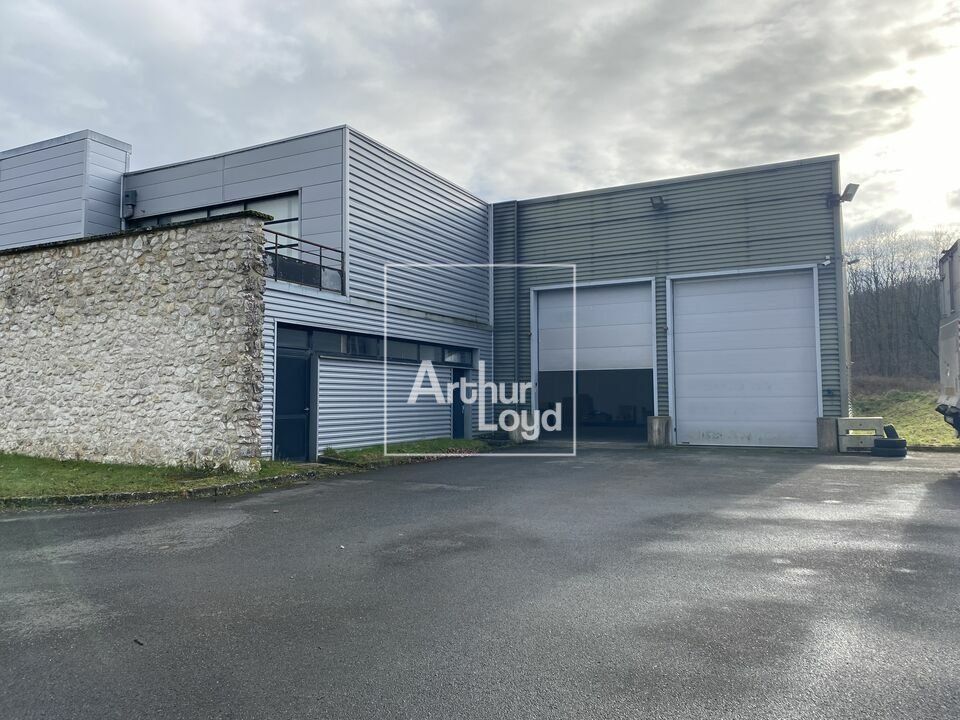 Vente local d''activites 3400 m² non divisibles