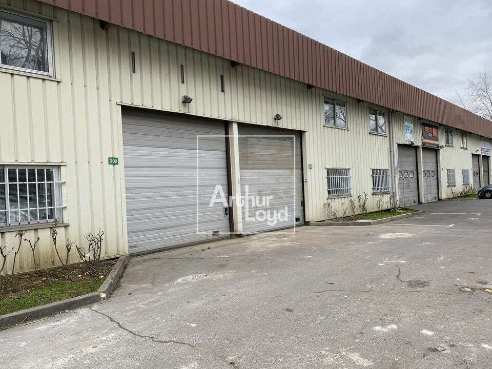 Location local d''activites 140 m² non divisibles
