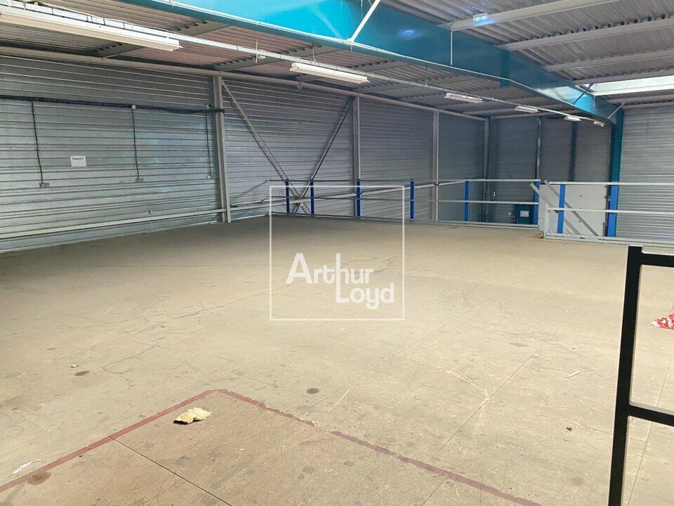 LISSES BATIMENT  A VENDRE