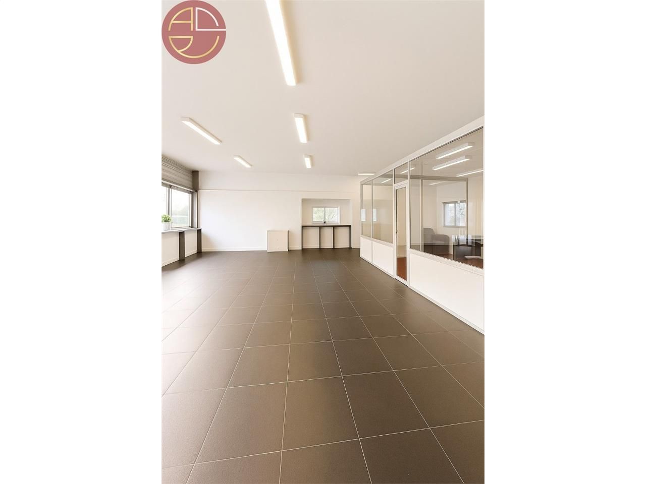 1750 m² pour ce local en vente à Pins-justaret