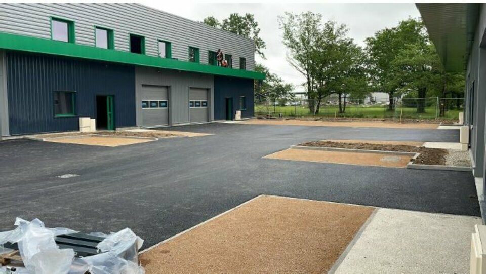 À LOUER – LOCAUX D'ACTIVITÉS NEUFS DE 230 À 460 m² – TIGNIEU-JAMEYZIEU – PARC VALVERT