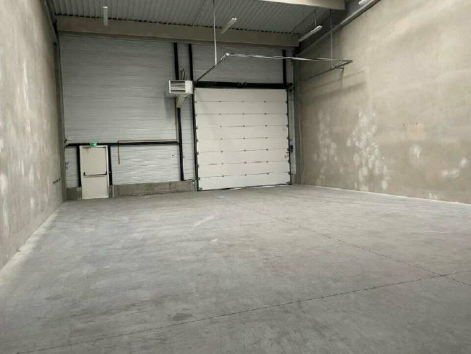 À LOUER – LOCAL D'ACTIVITÉS DE 569 m² – ST-QUENTIN-FALLAVIER / PARC FERMÉ