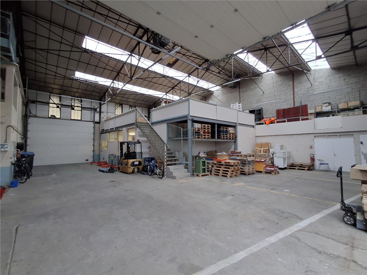 Vente local 920 m² à Villefranche-sur-Saône