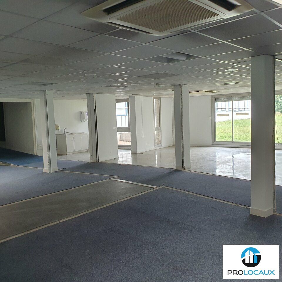 Location local d''activites 1563.78 m² divisibles à partir de 563.11 m²