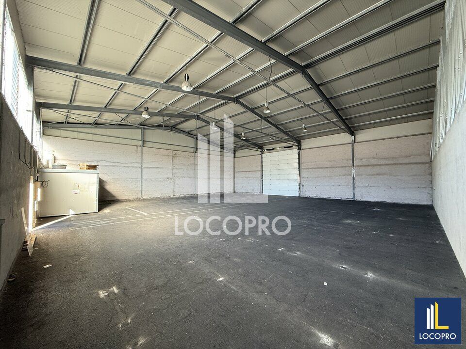 Location local d''activites 400 m² non divisibles