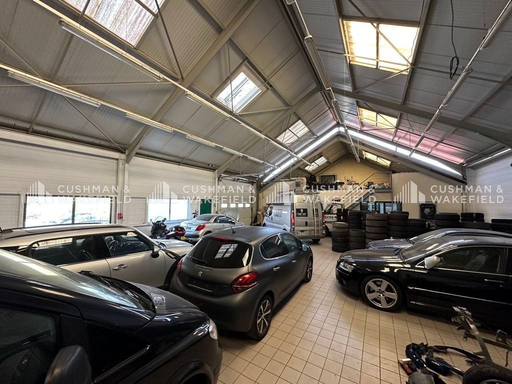 Vente activités 1100 m² non divisibles