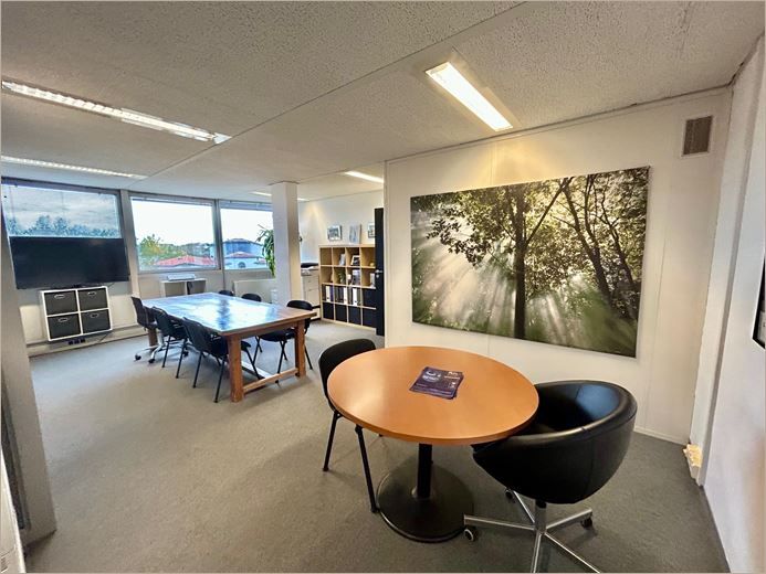 Location Bureaux récents 92 m² non divisibles